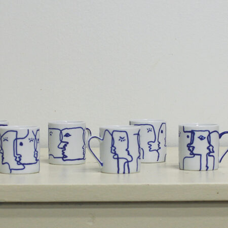 Tasses à café bleues en céramique blanche série 1